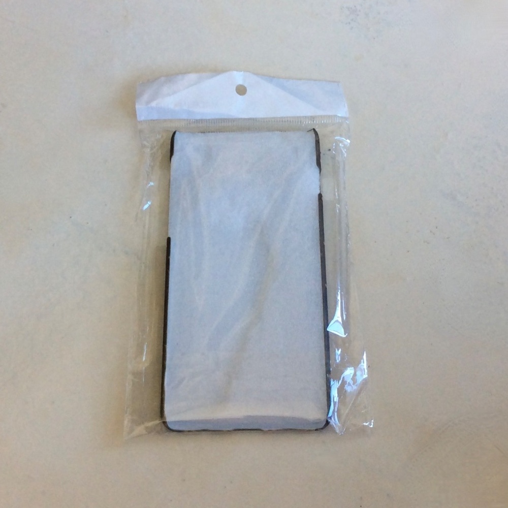 Phone Case NWT - image 2